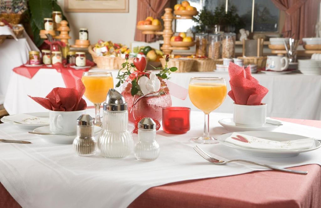 דכאו Hotel Drei Loewen מראה חיצוני תמונה