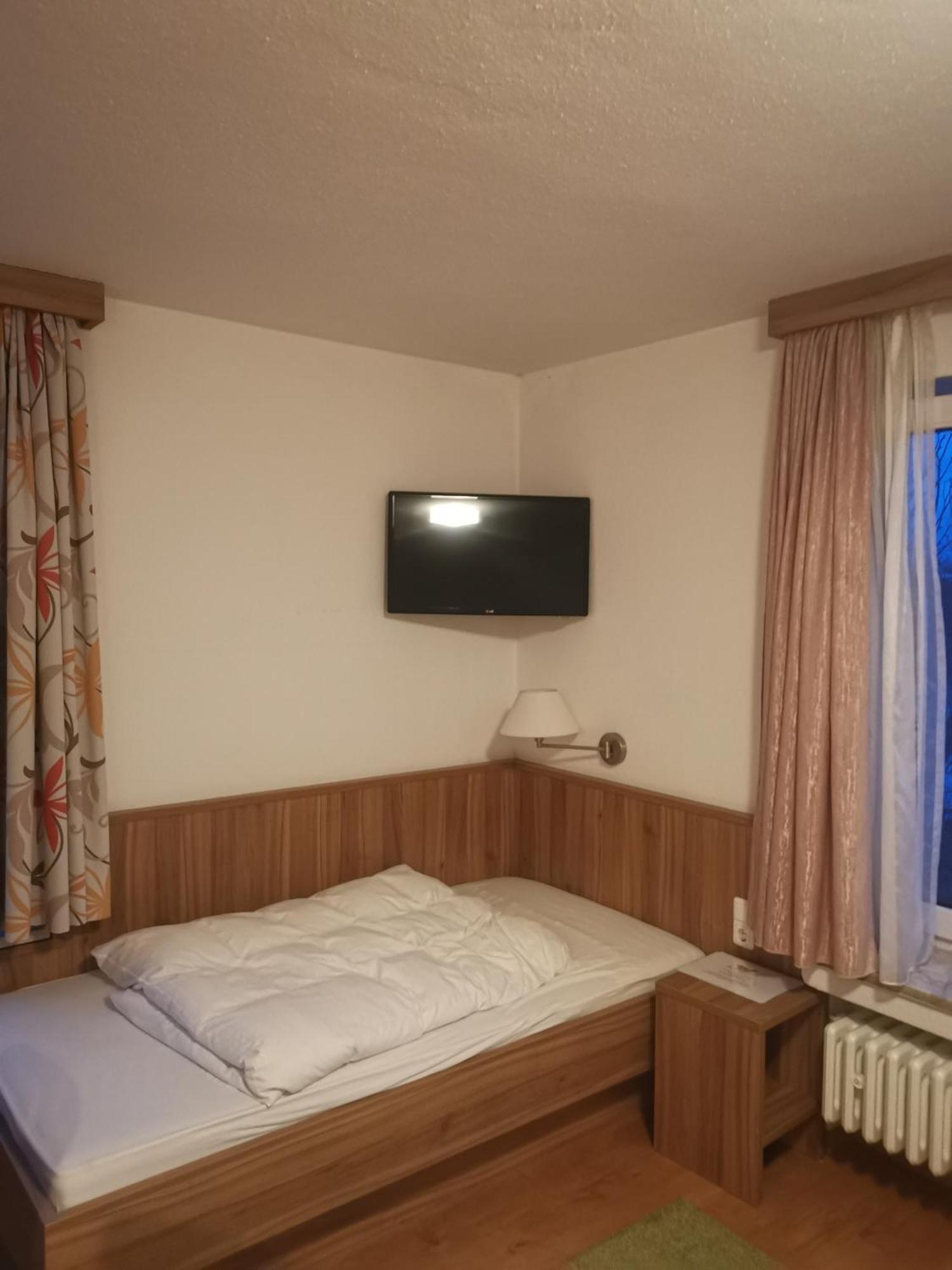 דכאו Hotel Drei Loewen מראה חיצוני תמונה