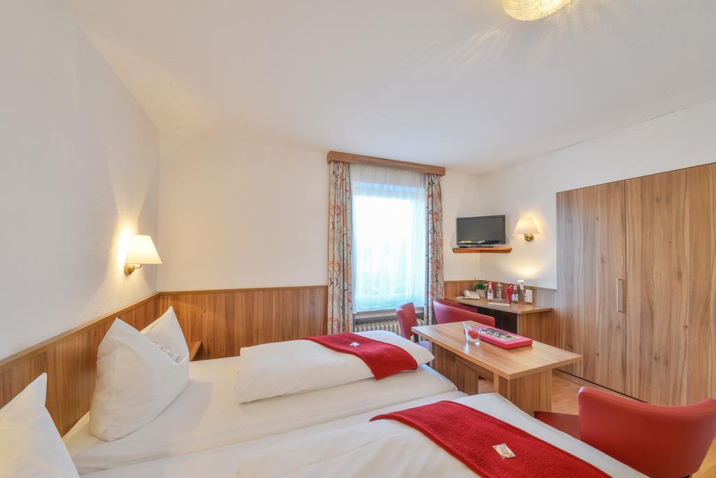 דכאו Hotel Drei Loewen חדר תמונה
