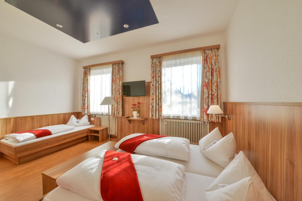 דכאו Hotel Drei Loewen חדר תמונה