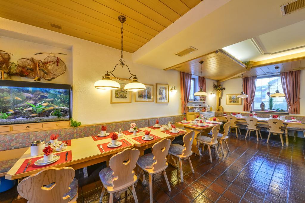 דכאו Hotel Drei Loewen מראה חיצוני תמונה