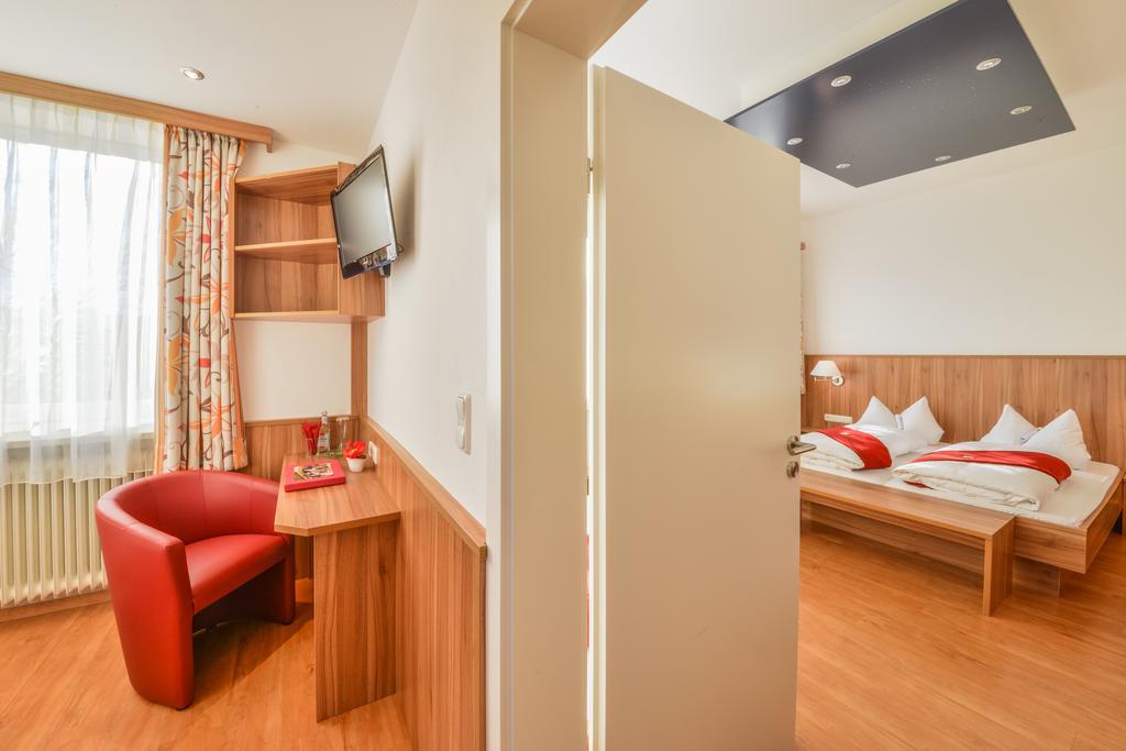 דכאו Hotel Drei Loewen חדר תמונה