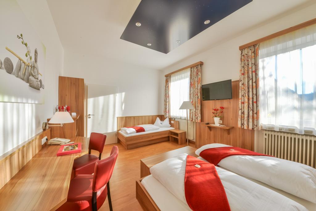דכאו Hotel Drei Loewen חדר תמונה