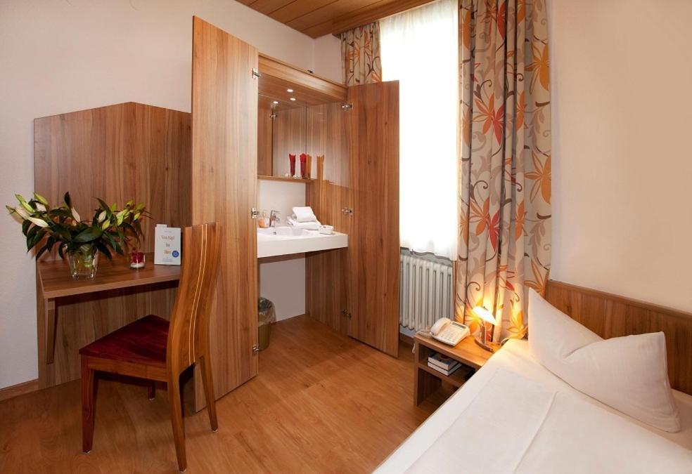 דכאו Hotel Drei Loewen מראה חיצוני תמונה